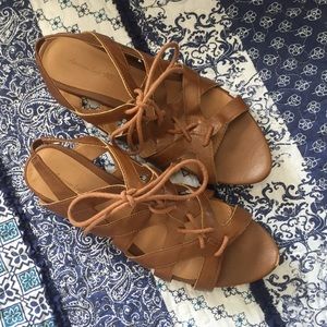 American Eagle sandals! *FINAL PRICE*