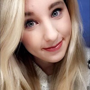 Meet your Posher, Leslie