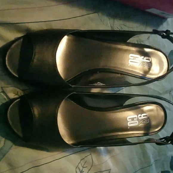 Kitten heels - Picture 1 of 3