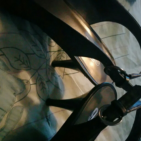 Kitten heels - Picture 3 of 3