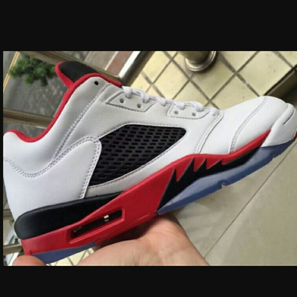 Jordan retro 5 fire red