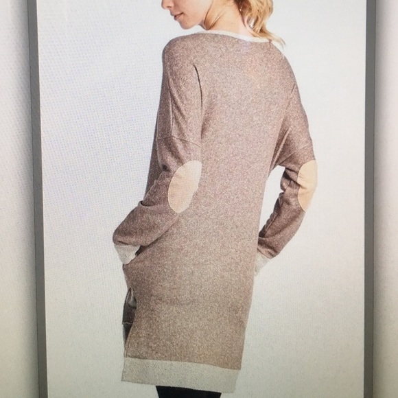 5 ⭐️ rating!🐻Tan mama bear🐻tunic blouse - Picture 2 of 3