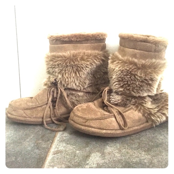 Fuzzy slipper boots