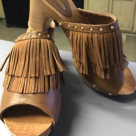Leather hippy heeled clogs