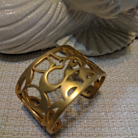 🎠🎠COACH "C" Bangle - Picture 3 of 3