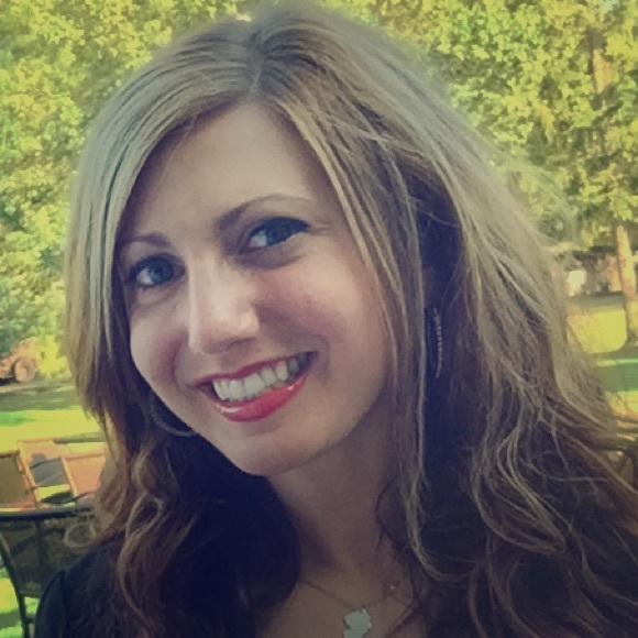 Meet Your Posher, Christina 👋😘