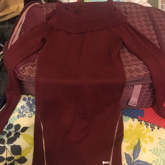 Guess maroon/red cowl neck long sleeve