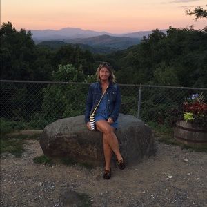 Meet your Posher, Lorie