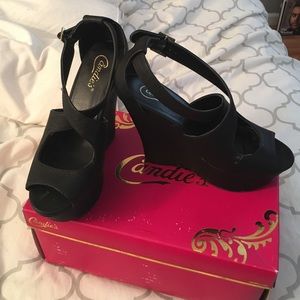 black 7.5 size wedges worn twice