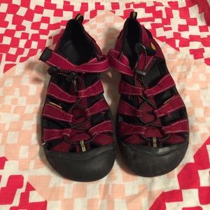 Keen Sandals women's 8