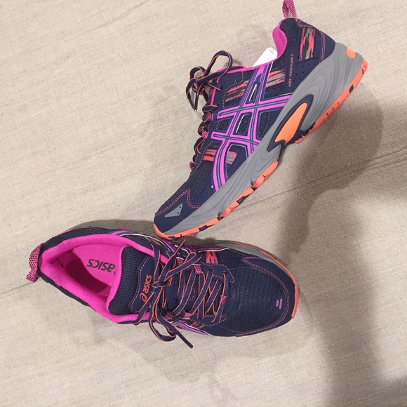 Asics Gel Venture 5 - Brand New, Never Worn