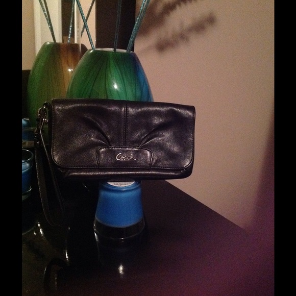 COACH BLACK ASHLEY LARGE FLAP WRISTLET