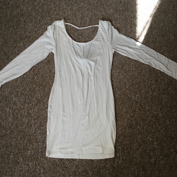White body long sleeve bodycon dress