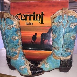 Ferrini Embossed Diva Women's boots. Size 8 1/2