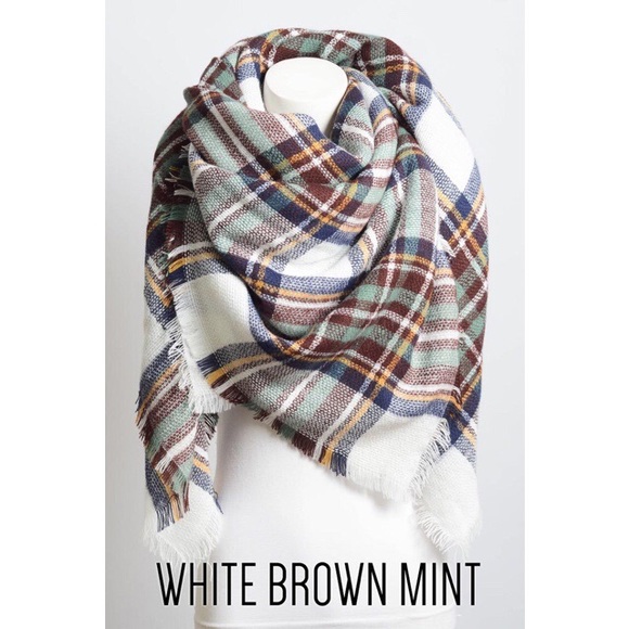 Mint Flannel Blanket Scarf - Picture 2 of 3