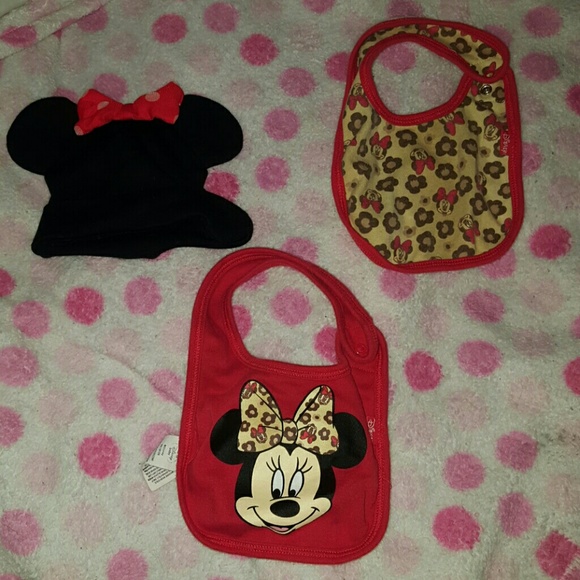 1 mini mouse hat 2 mini mouse bibs - Picture 1 of 1