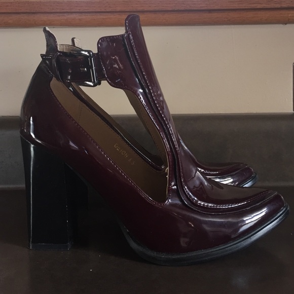 Shoes - Akira Cut-Out Booties