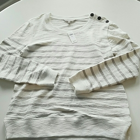 ***CLEARANCE*** NWT Banana Republic soft pullover!