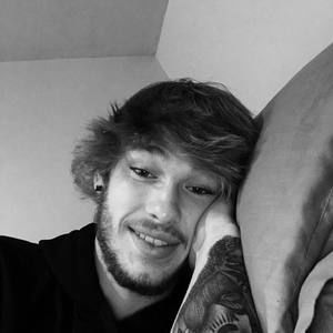 Meet your Posher, Devin