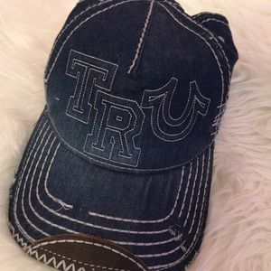 TRUE RELIGION HAT