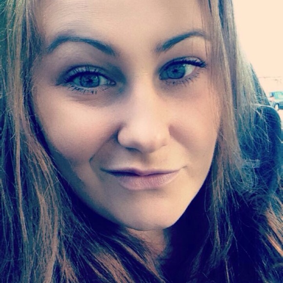 Meet your Posher, Whitney - Picture 1 of 1