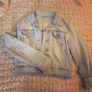 Light wash Jean jacket