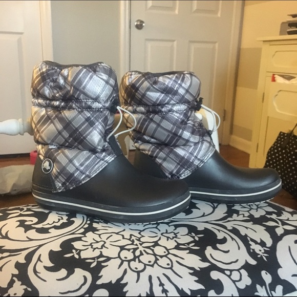 CROCS Rain Booties in Grey and Lavender