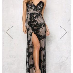 Lace overlay maxi dress