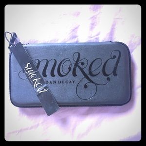 Urban decay smoked eyeshadow travel plate