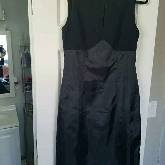 Dress - Picture 4 of 4