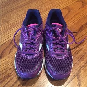 Mizunos running shoes