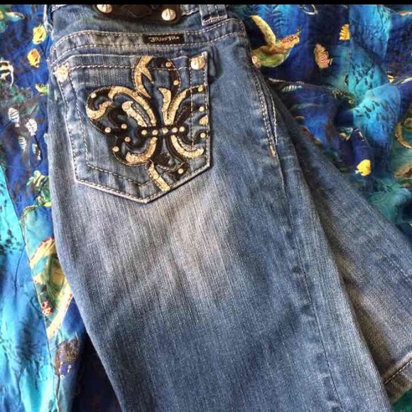 Miss Me Pants - Miss Me Bermuda jean shorts size 25