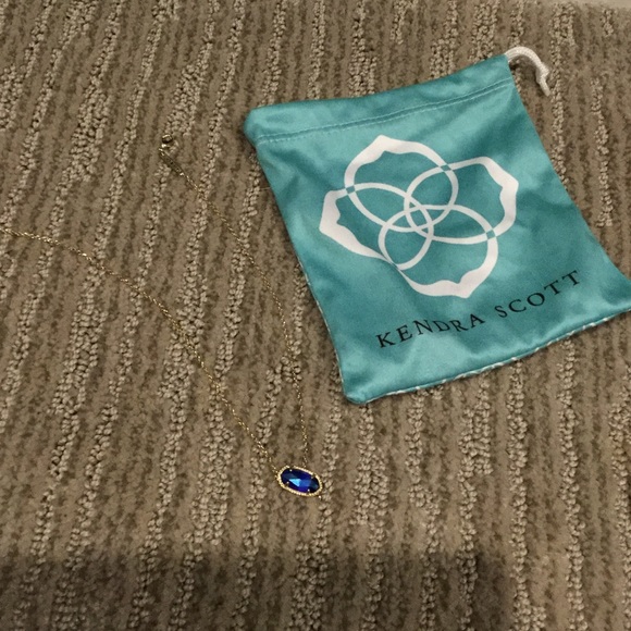 Kendra Scott necklace
