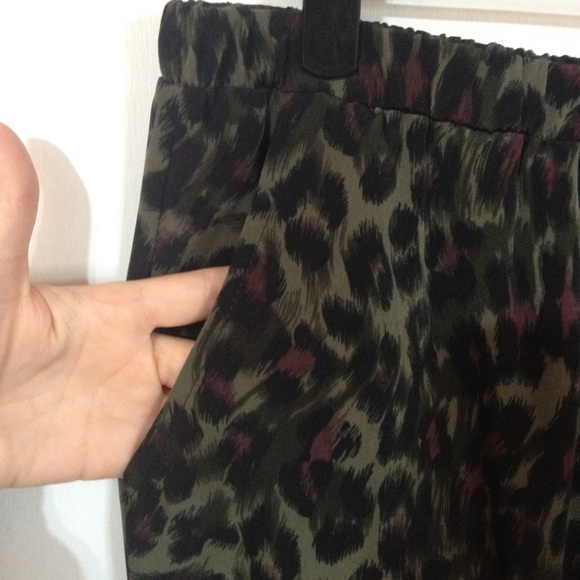 Lily White silky leopard joggers - Picture 3 of 5
