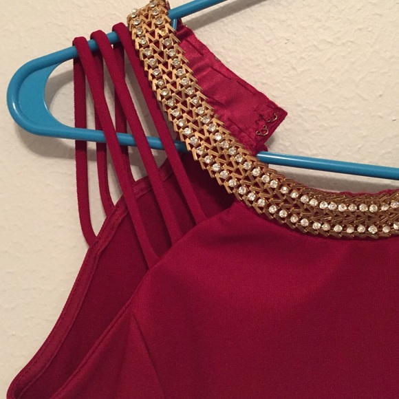 Fitted Dark red dress - Picture 2 of 3