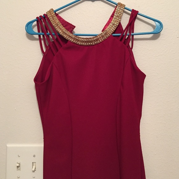 Fitted Dark red dress - Picture 3 of 3