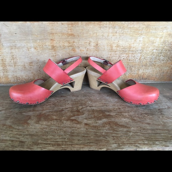Dansko sandal clogs