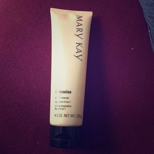 Mary Kay Timewise cleanser. 💋💄💋