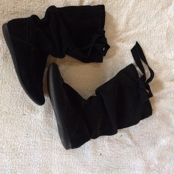 Black suede slouchy boots