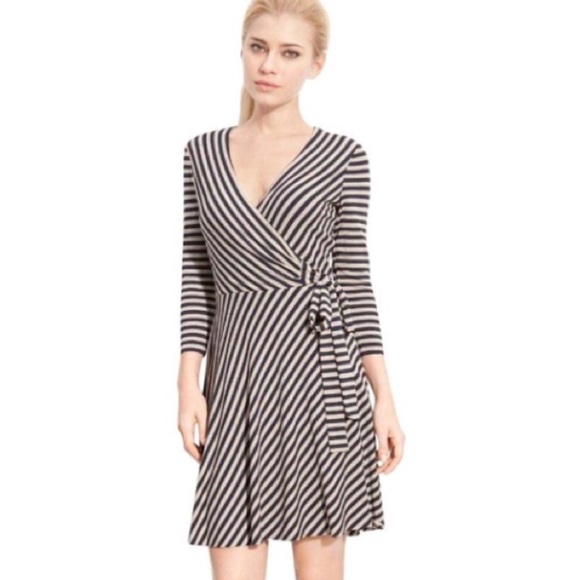 Anthropologie Dresses & Skirts - 🎉HP🎉Anthro Stripe V-neck Dress