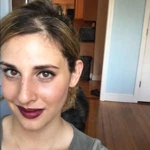 Meet your Posher, Lauren