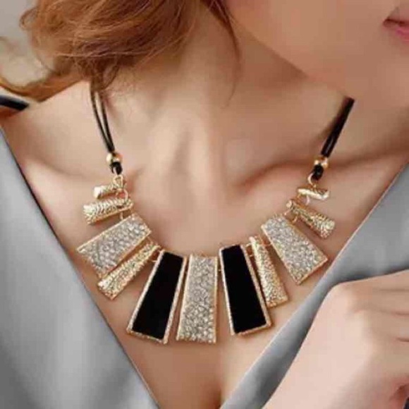 Cute black and silver necklace