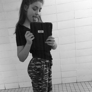 Meet your Posher, Max