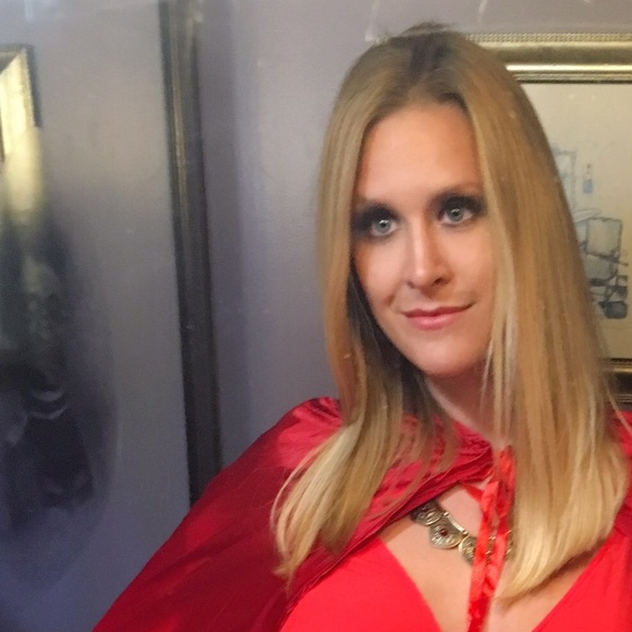 Meet your Posher, Carrie