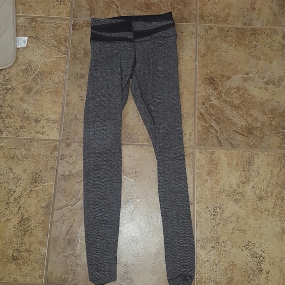 Lululemon herringbone size 4
