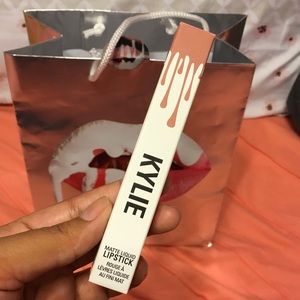 Kylie Matte Liquid Lipstick - Candy K color