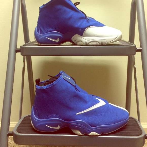 Nike gloves sports shoes