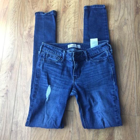 Blue Hollister ripped skinny jeans