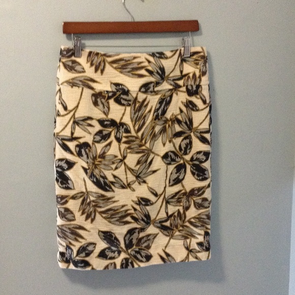 J. Crew pencil skirt 6 NWOT lovely details!