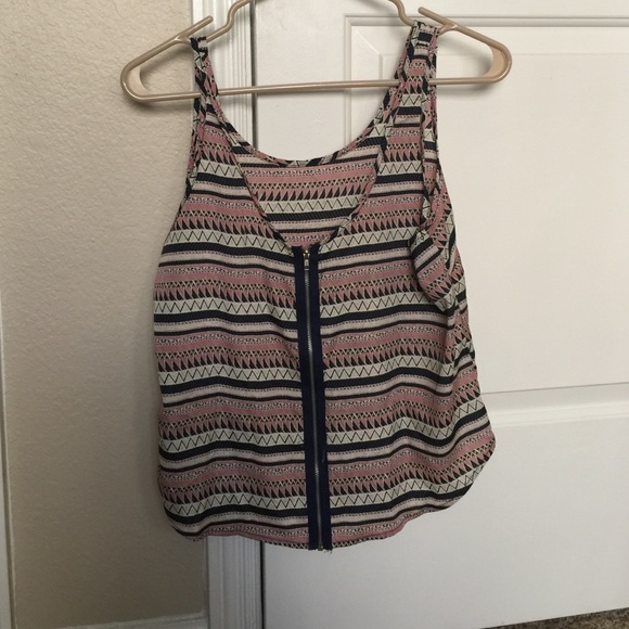 Tank top flows - Picture 2 of 2